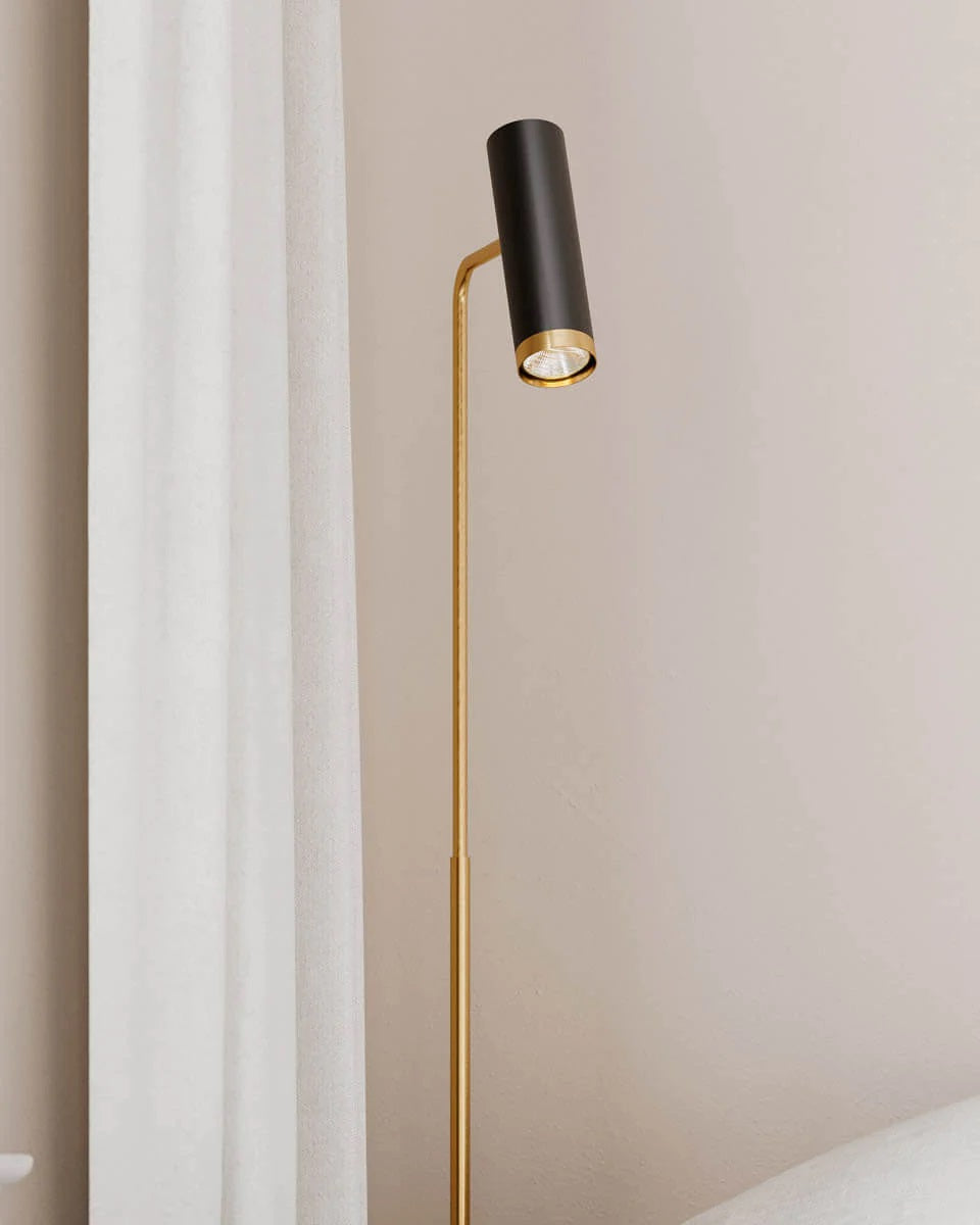 Puls mat sort gulvlampe