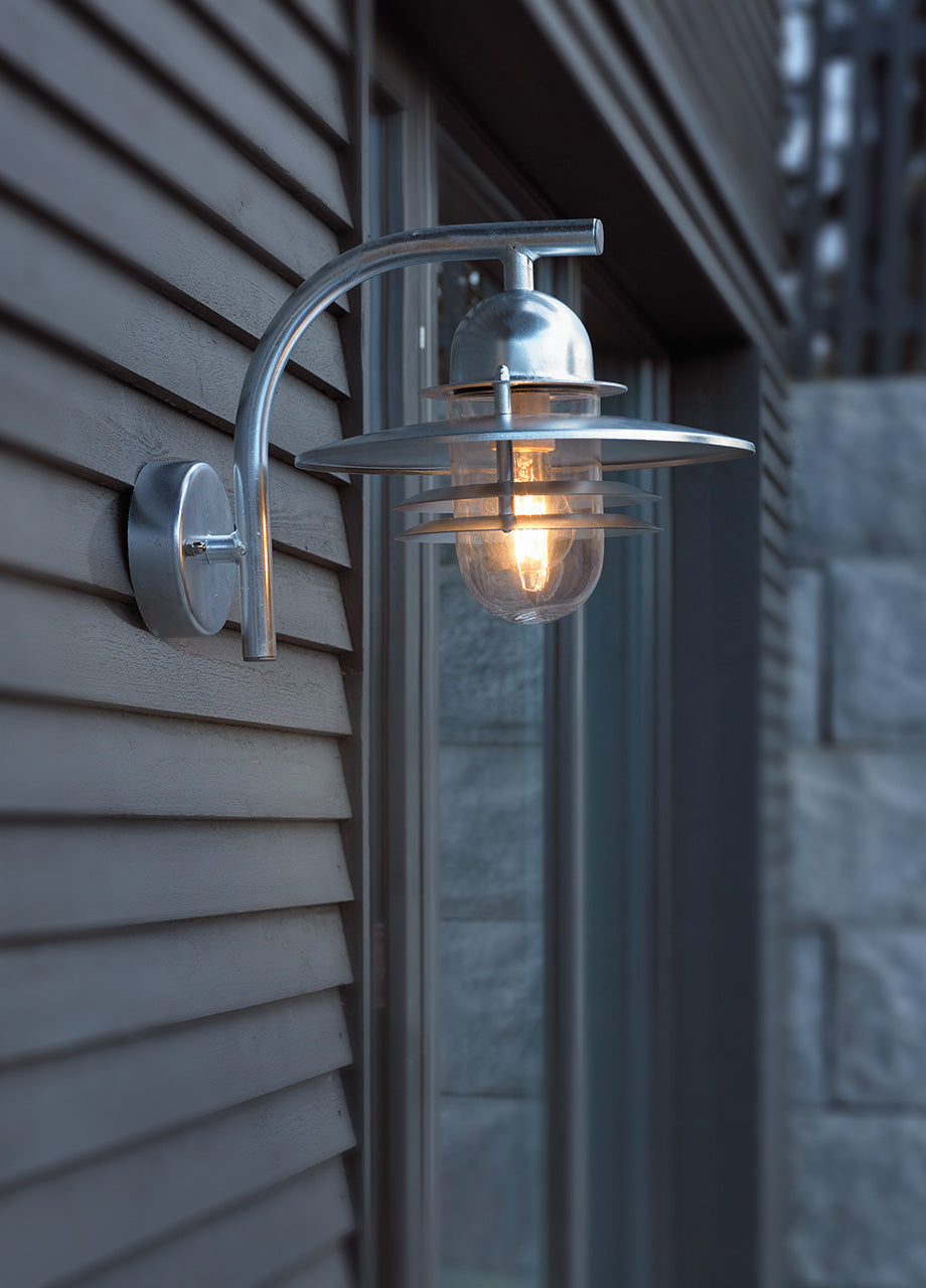 Oslo 240 galvaniseret udendørs væglampe