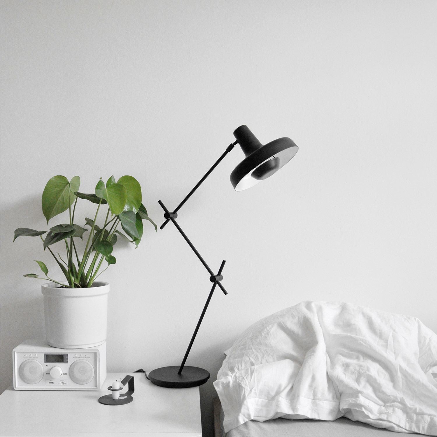 Arigato Bordlampe Sort
