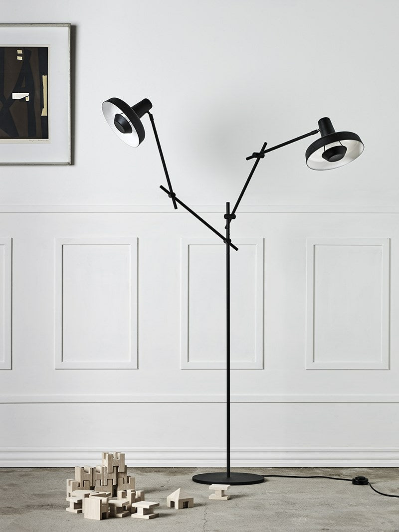 Arigato Gulvlampe 2 arme Sort