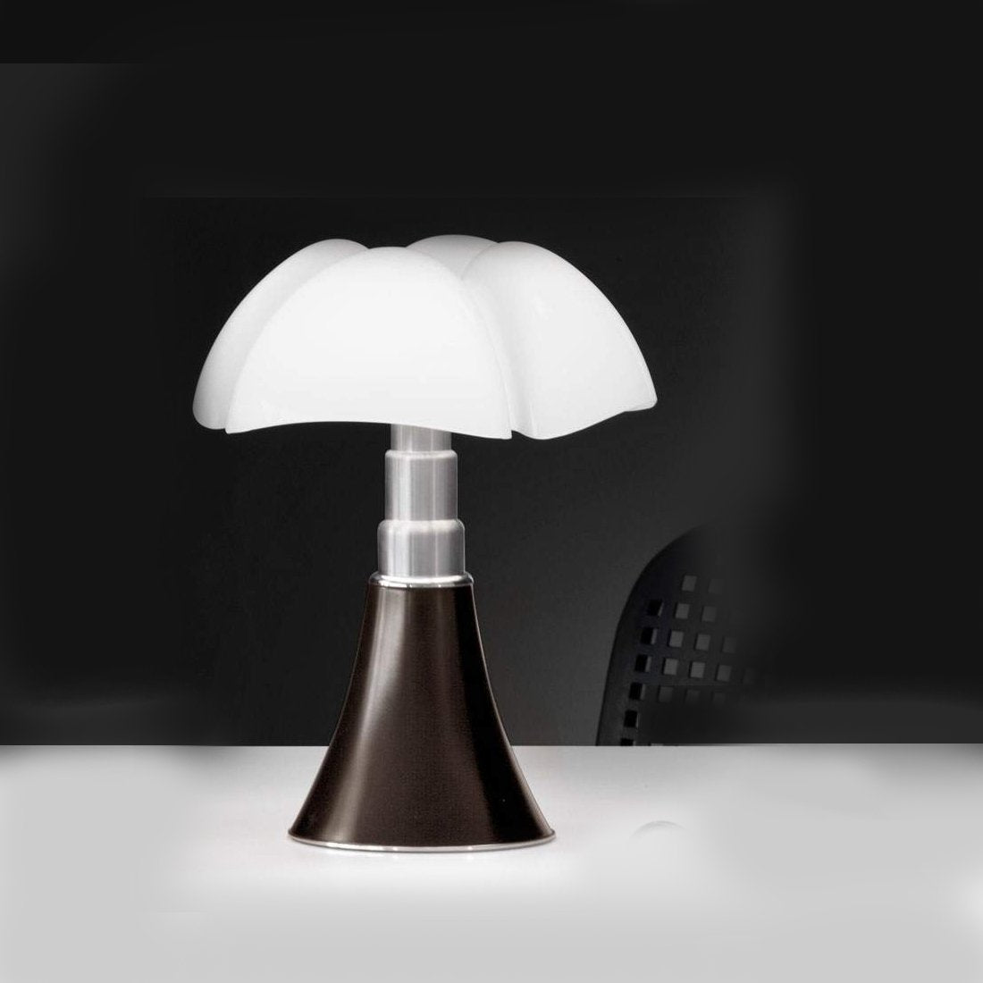 Mini Pipistrello 1965 Bordlampe Mørkebrun