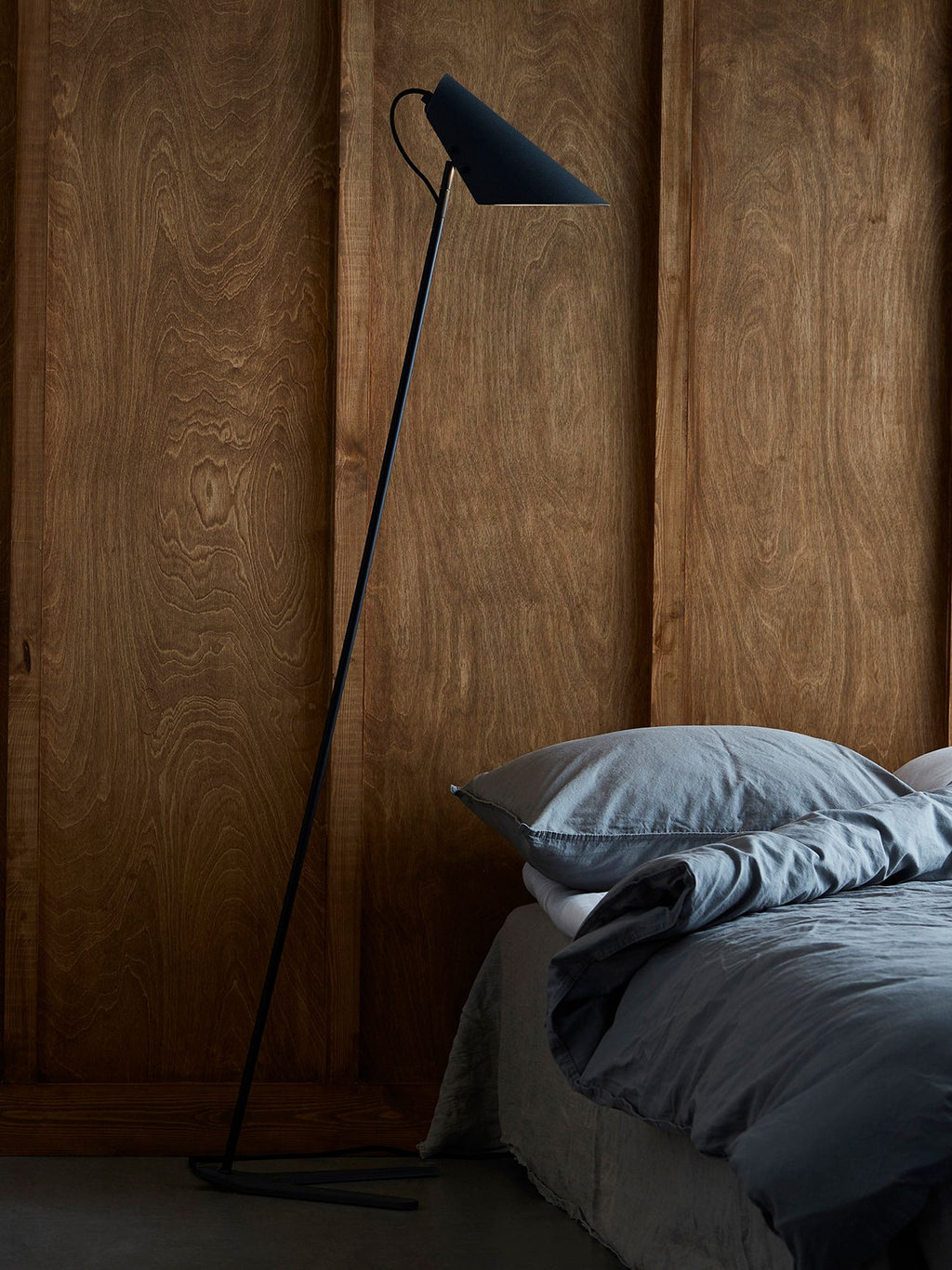 Vincent gulvlampe sort
