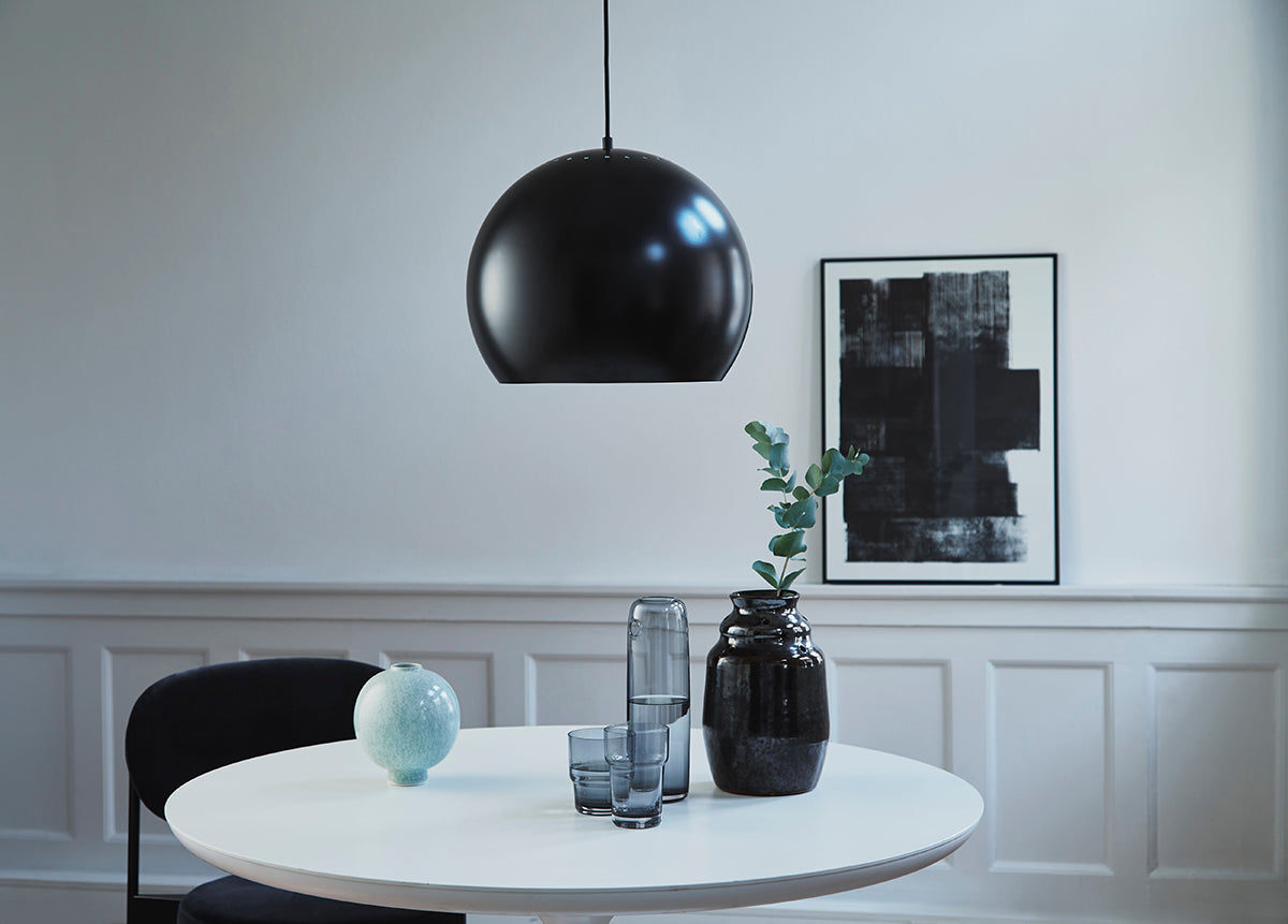 Ball Pendel Mat Sort Ø40