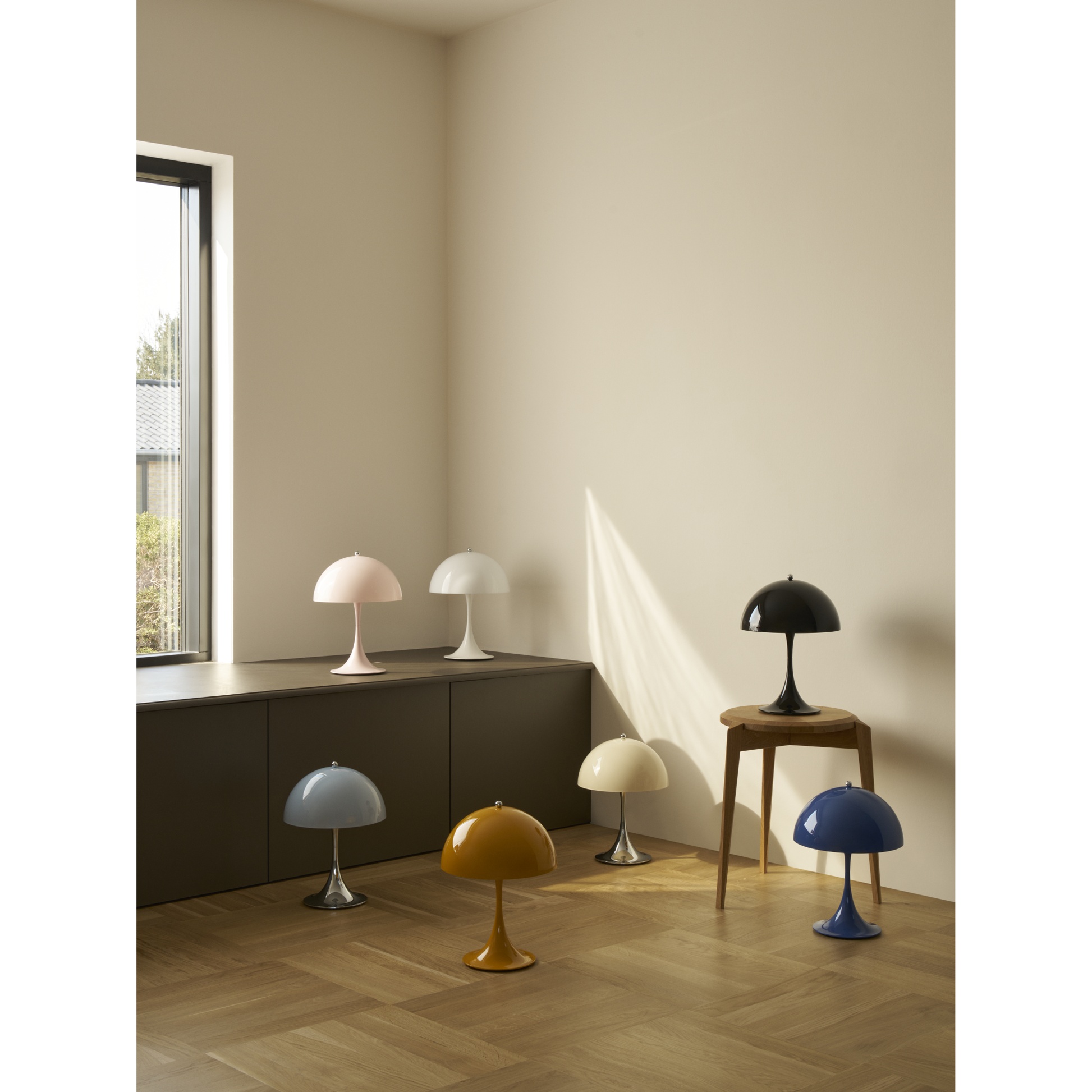 PANTHELLA 250 PORTABLE BORDLAMPE