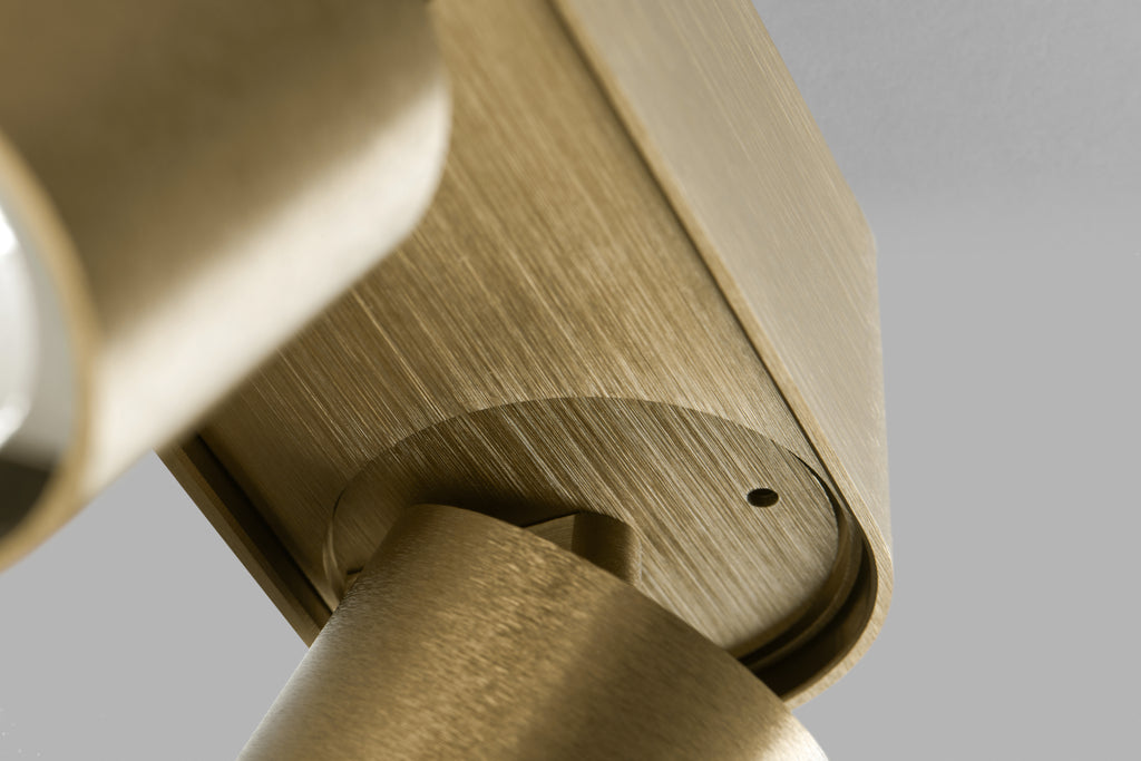 Aura C2 2700/3000K Brass
