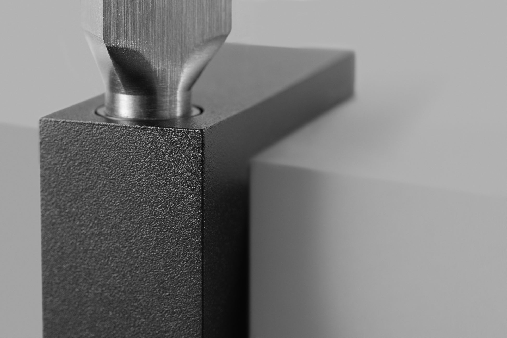 Dark T2 - Titanium 3000K