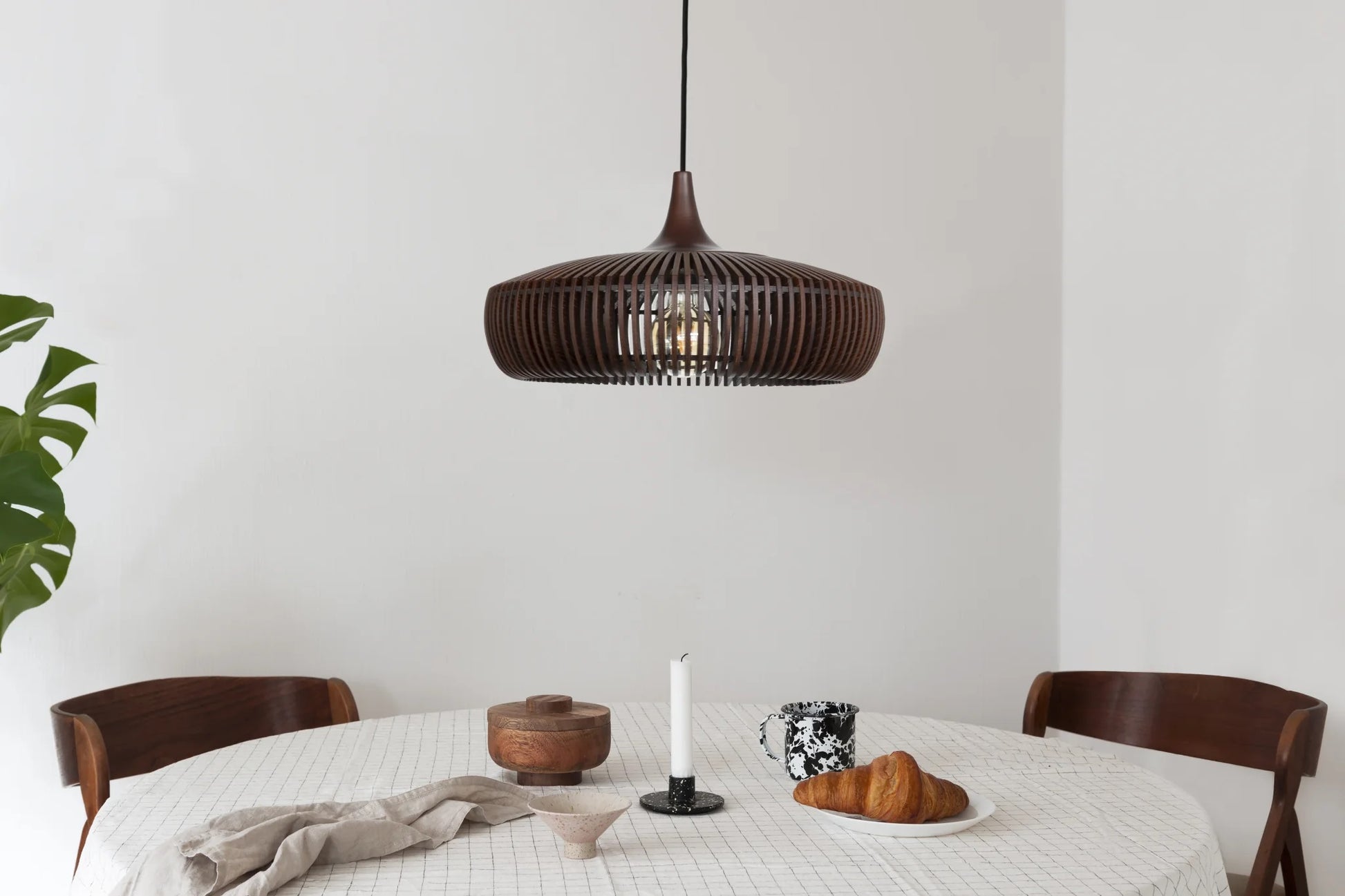 Clava Dine Wood mørk eg pendel