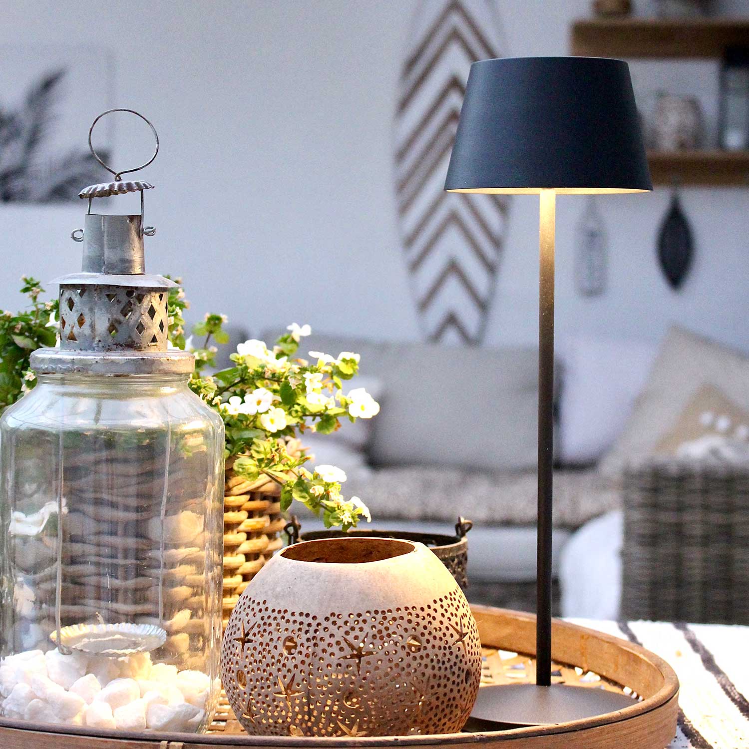 Modi sort bordlampe