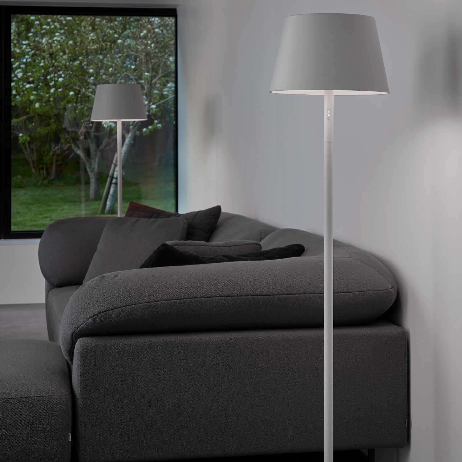 Modi FLOOR hvid gulvlampe