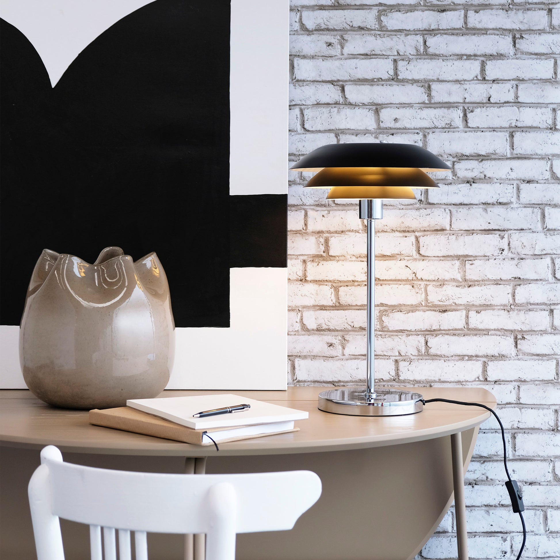 DL31 sort bordlampe