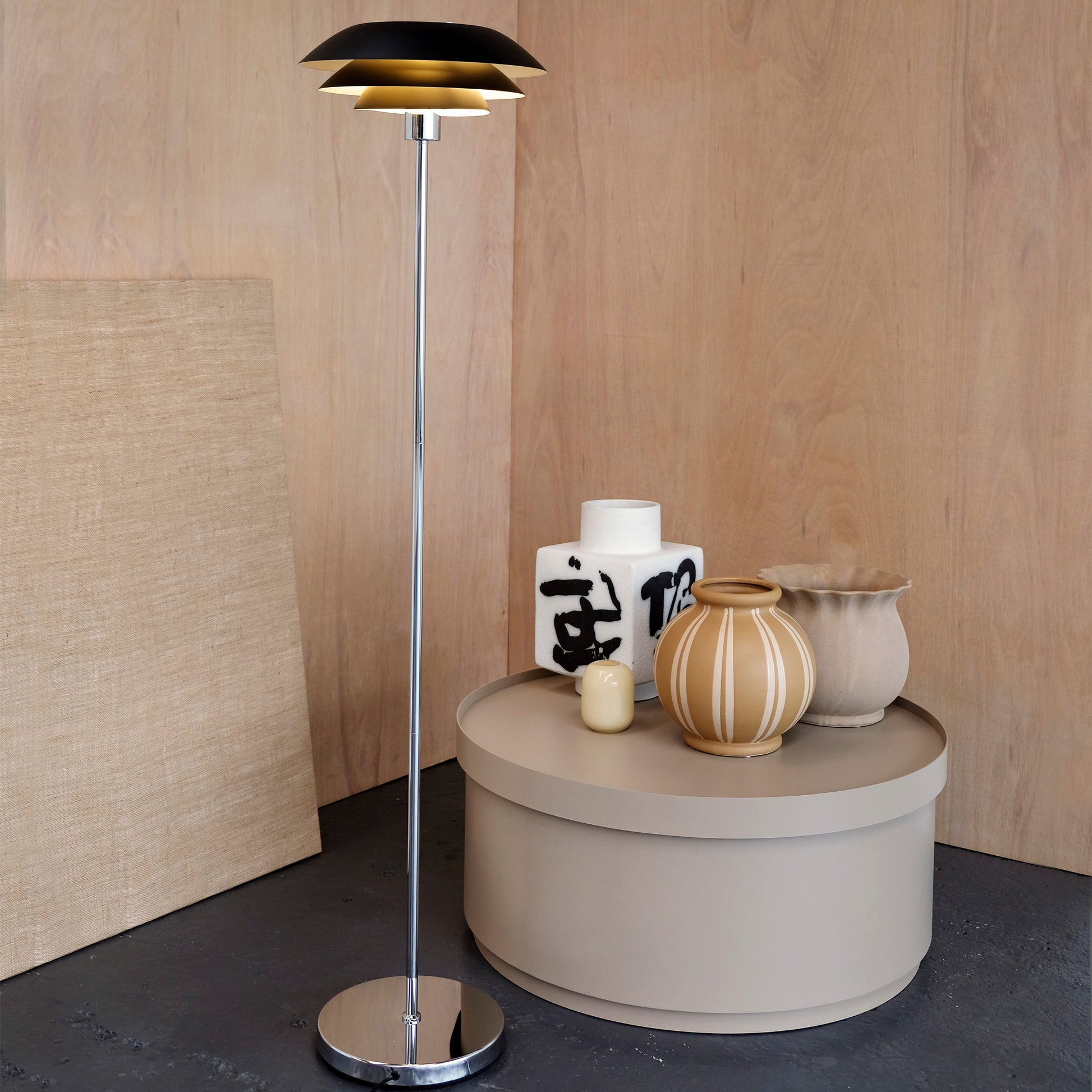 DL31 sort gulvlampe