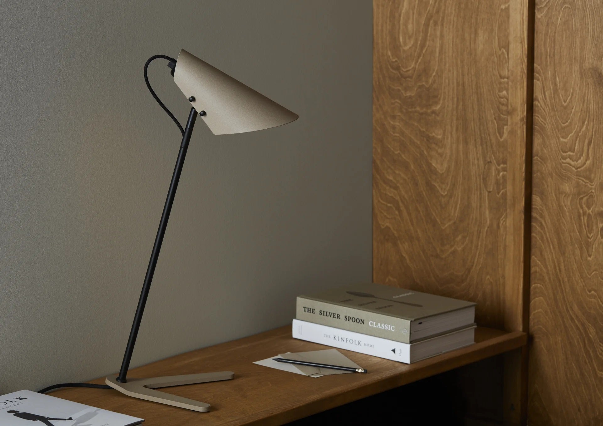 Vincent sand/sort bordlampe