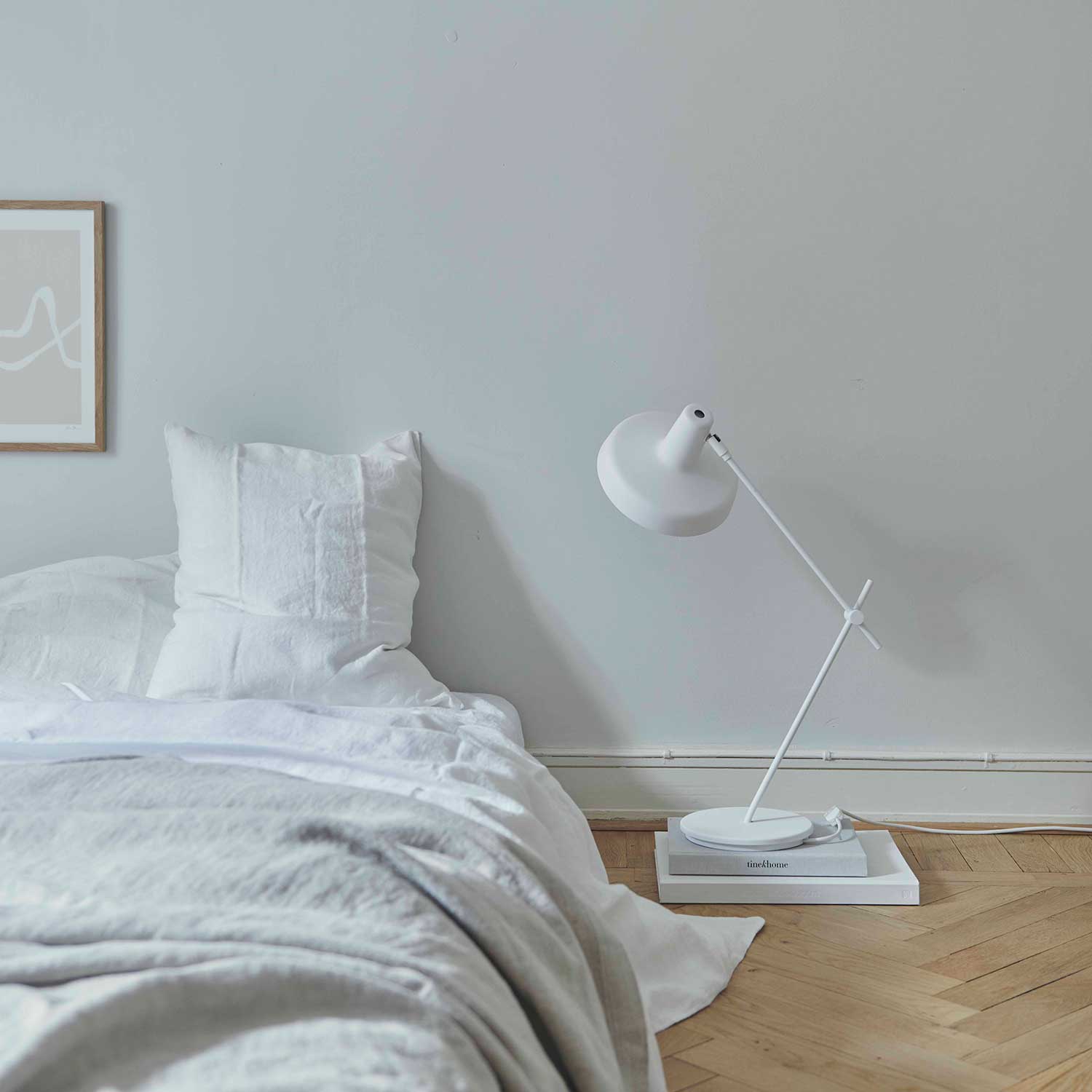 Arigato Bordlampe Kort Hvid