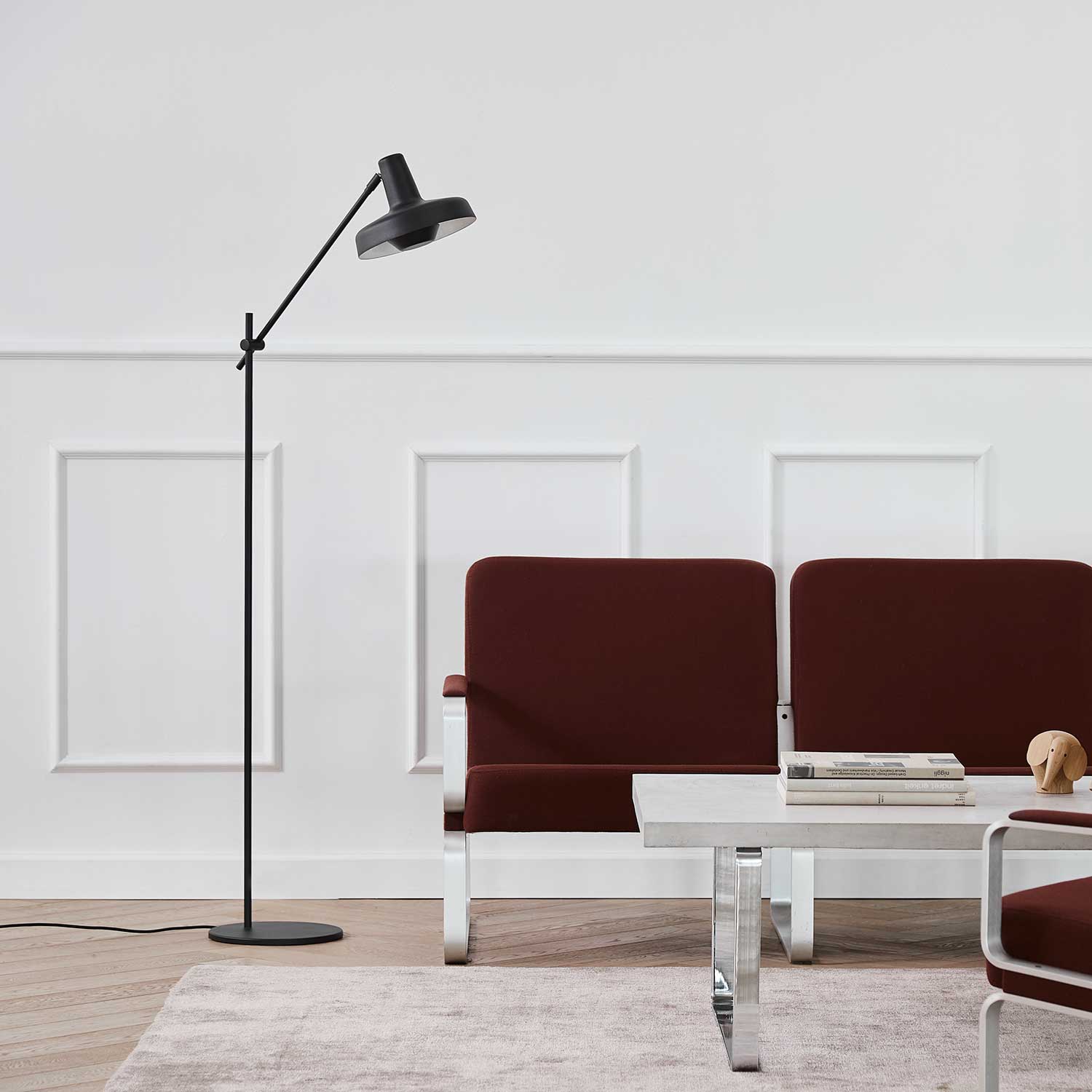 Arigato ar-fp gulvlampe sort