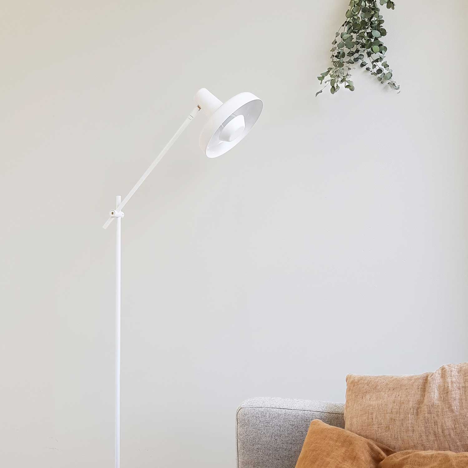 Arigato ar-fp gulvlampe hvid