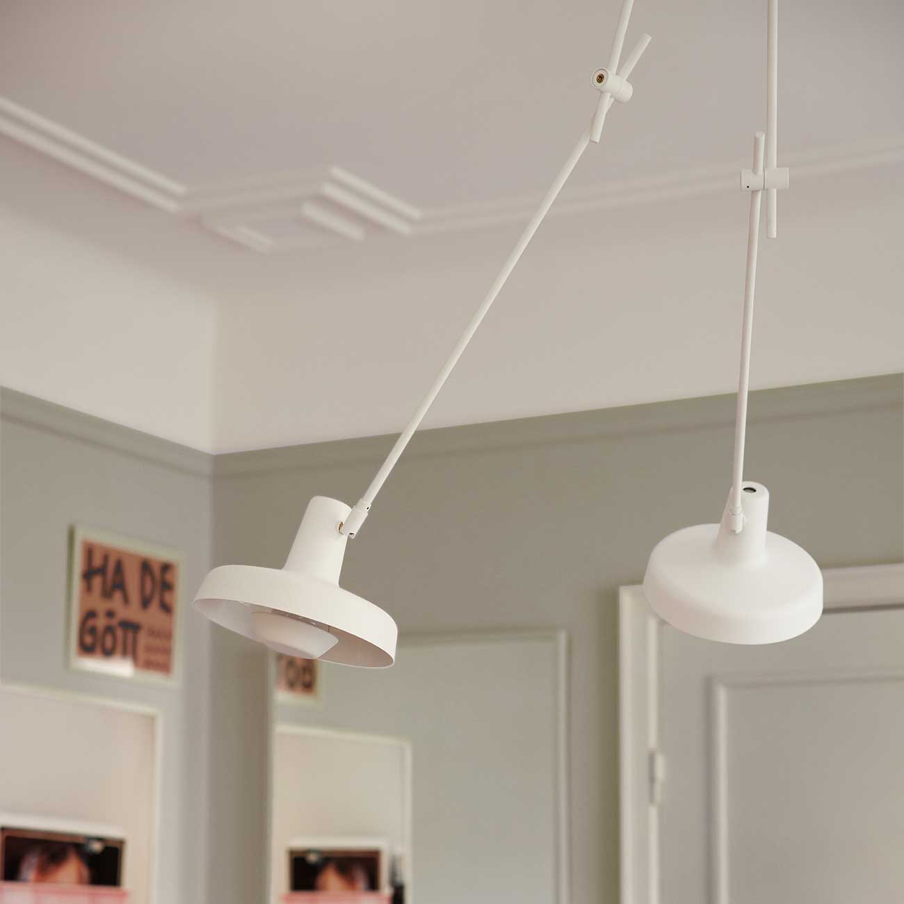 Arigato 2 arme Loftlampe Lang Hvid