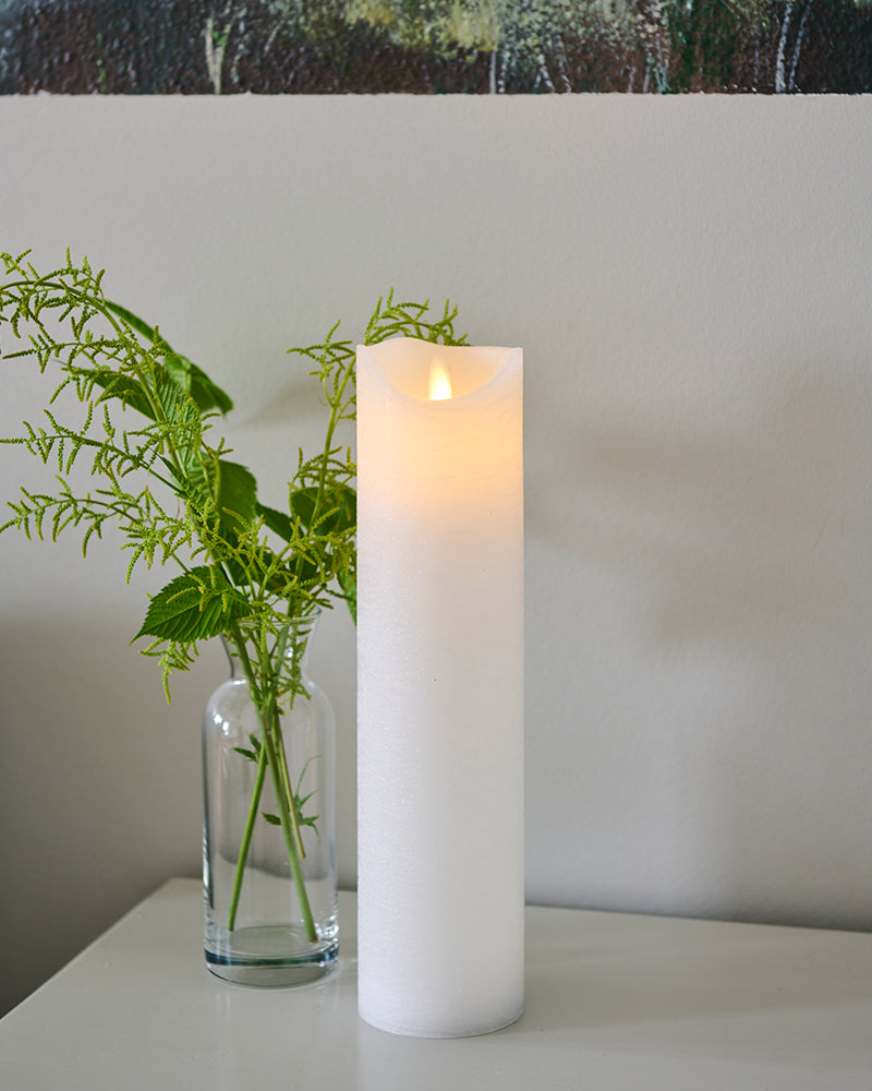 Sara Genopladelig Ø 7,5 cm H 30 cm Hvid