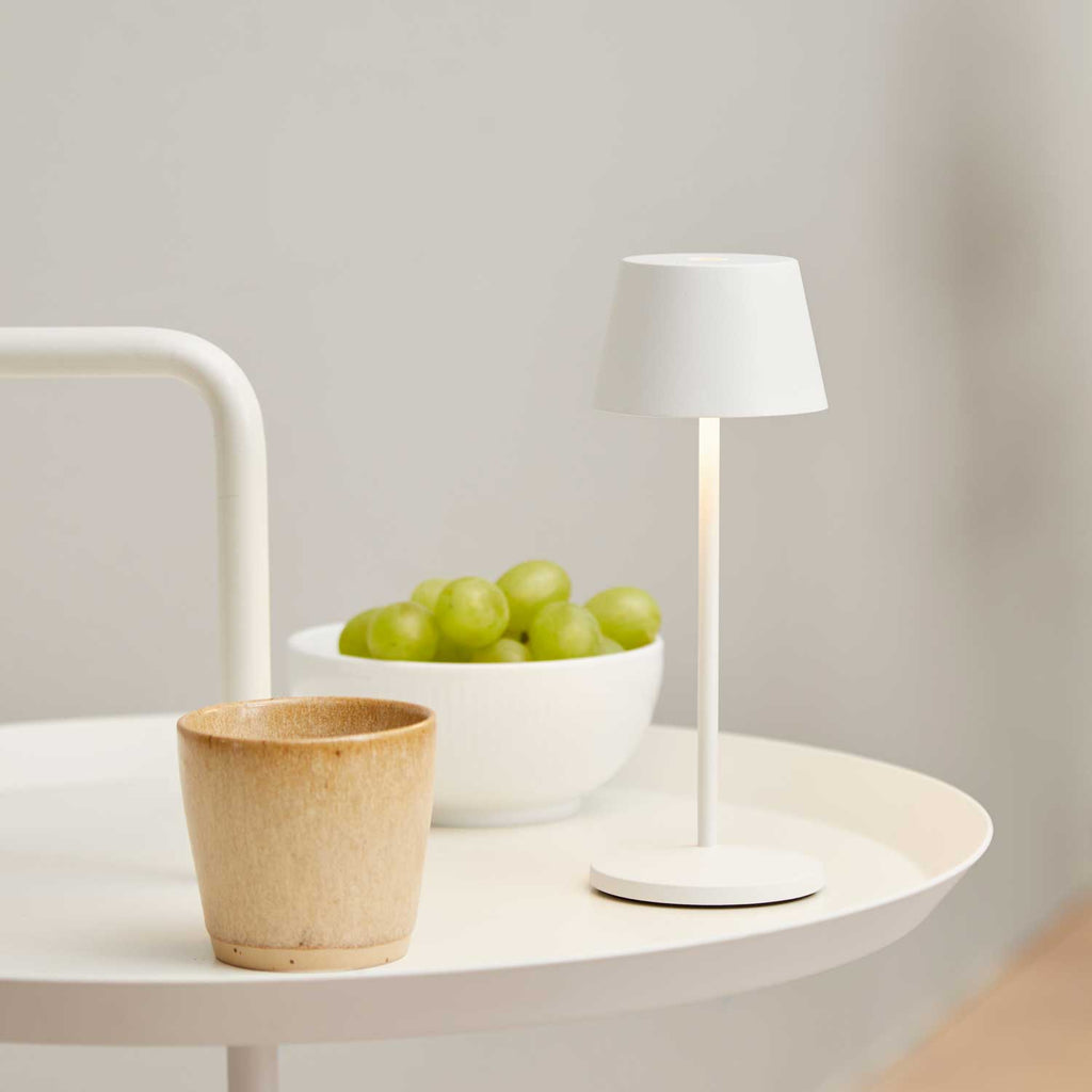 Modi Micro hvid bordlampe
