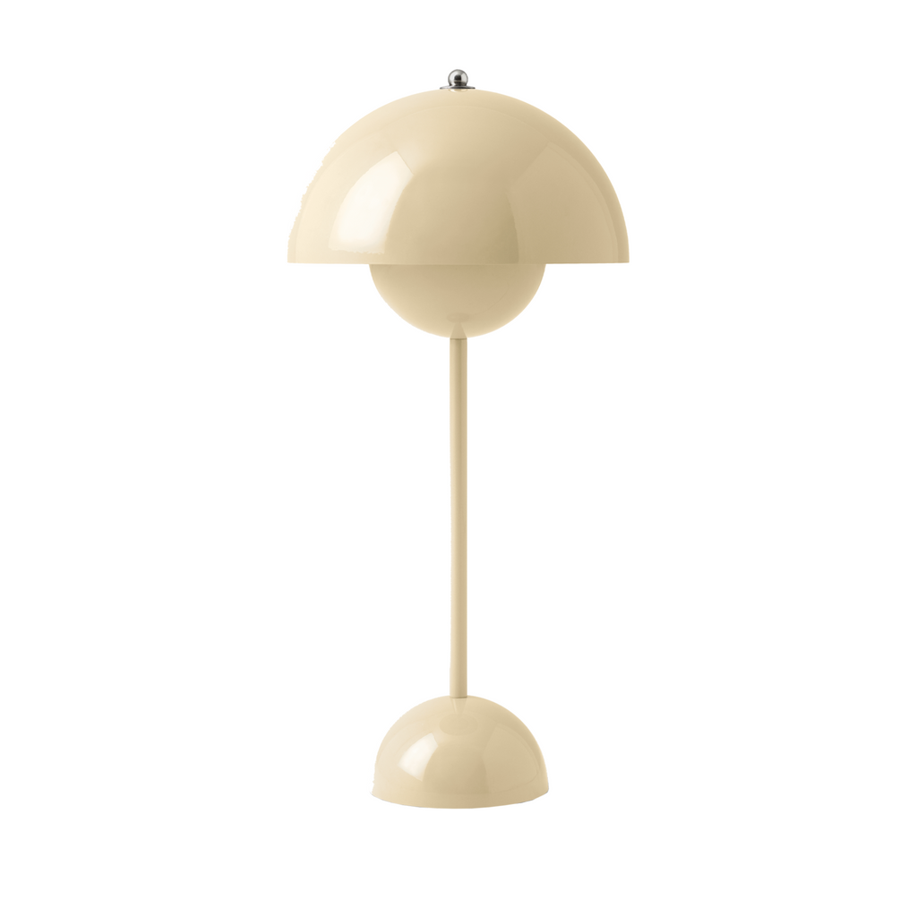 Flowerpot VP3 elfenbensfarvet bordlampe