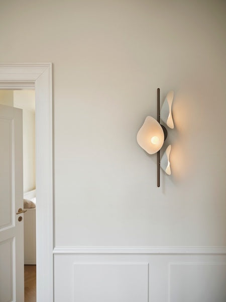 Florii 3 mørk bronze/hvid væglampe