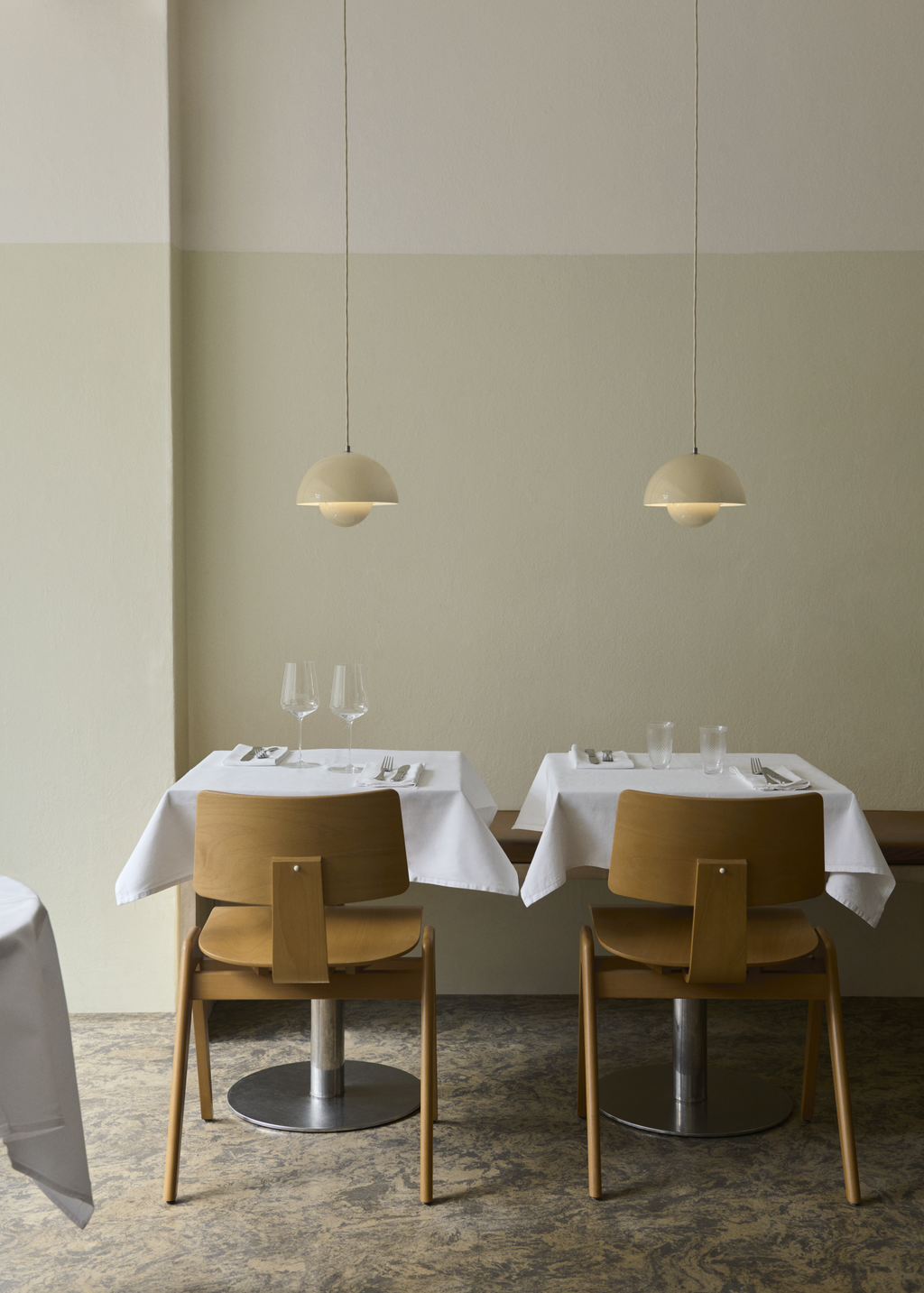 Flowerpot VP1 pendel Ivory