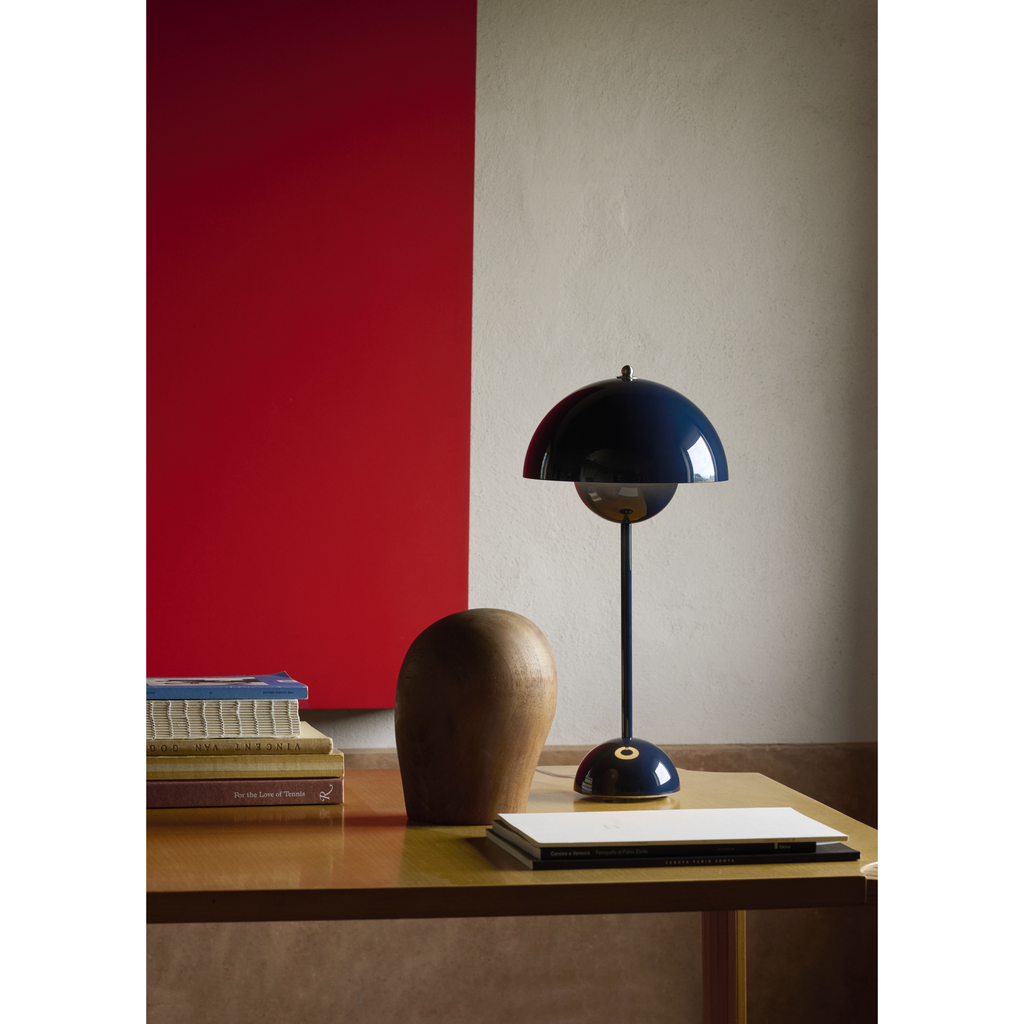 Flowerpot VP3 stål blå bordlampe