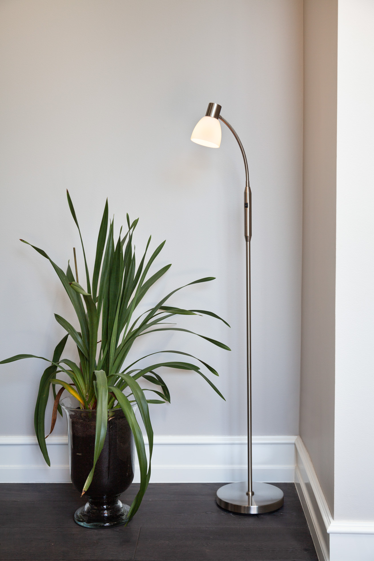 Hudson LED  1 arm - Opal gulvlampe
