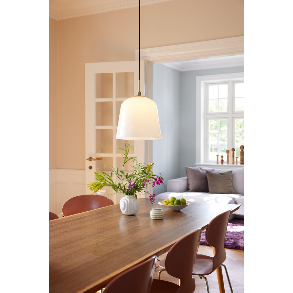 Room 49 Ø30 antik messing/opal pendel