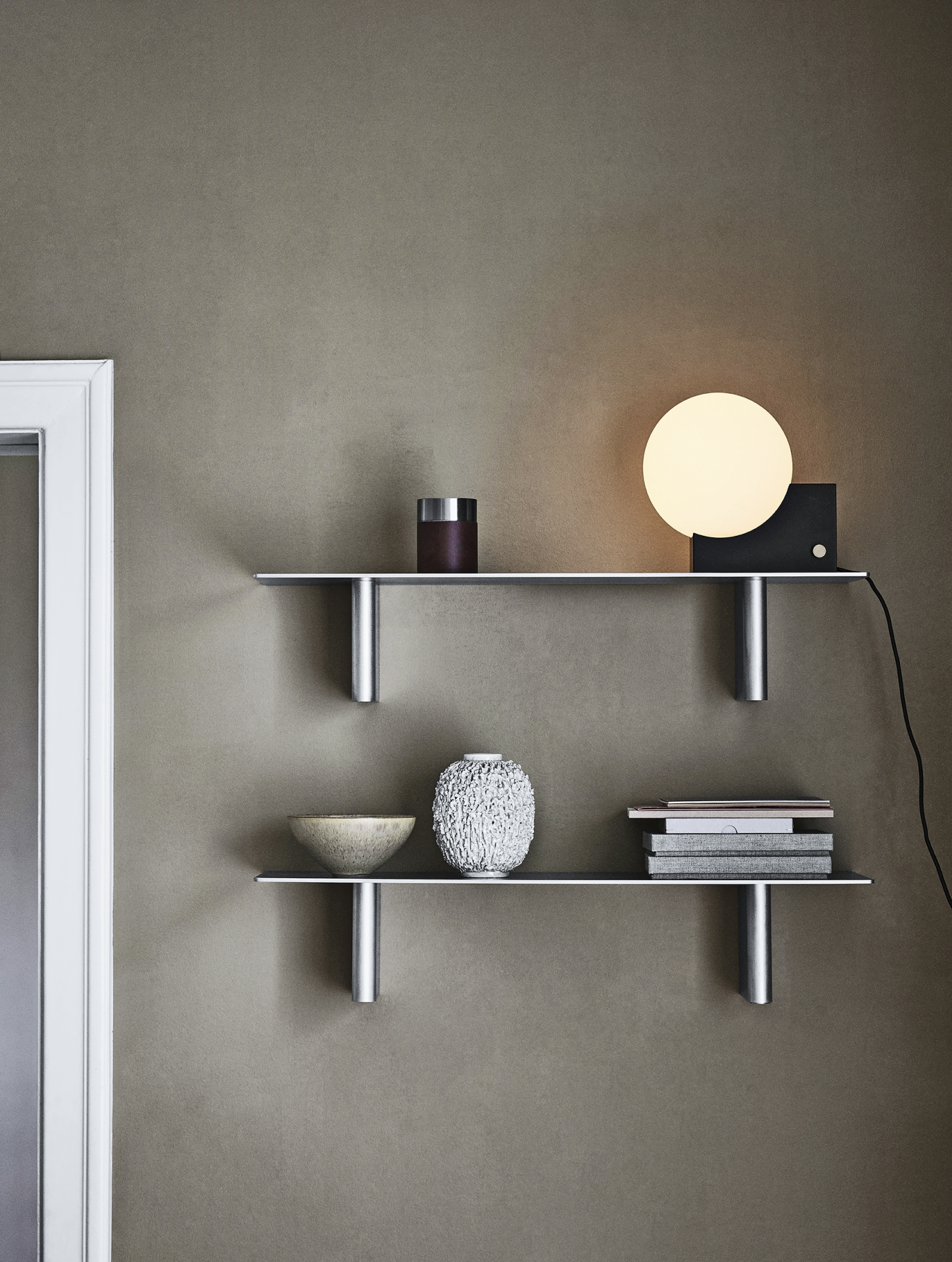 Journey SHY1 sort bordlampe