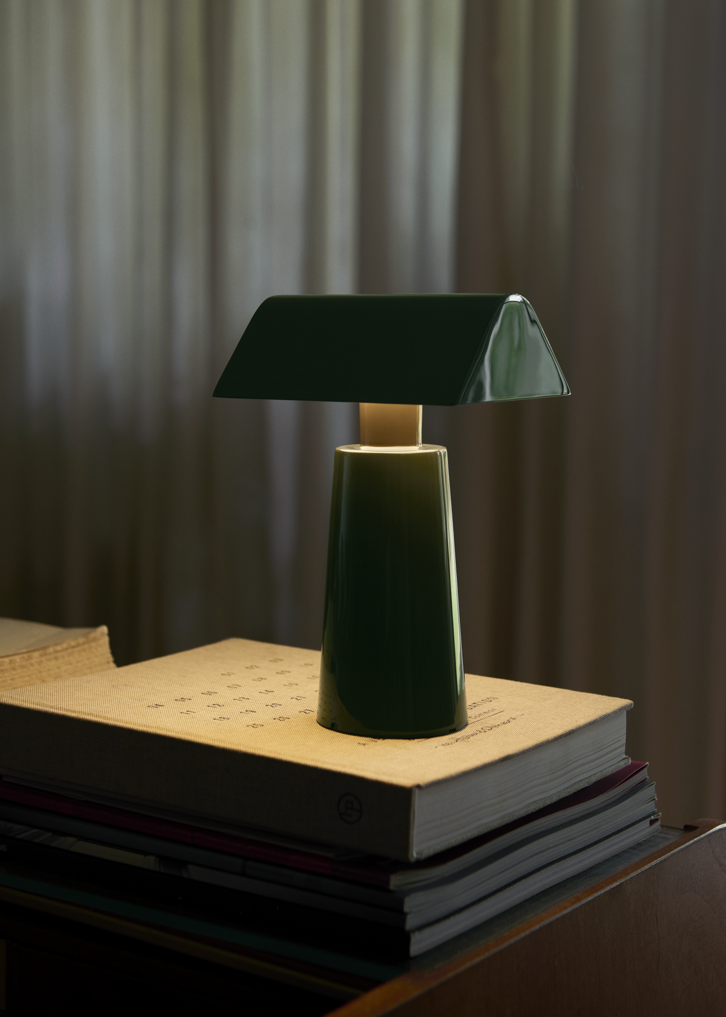 Caret MF1 skovgrøn transportabel lampe