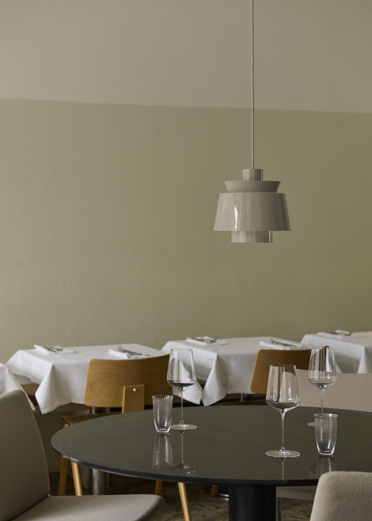 Utzon JU1 grå beige pendel