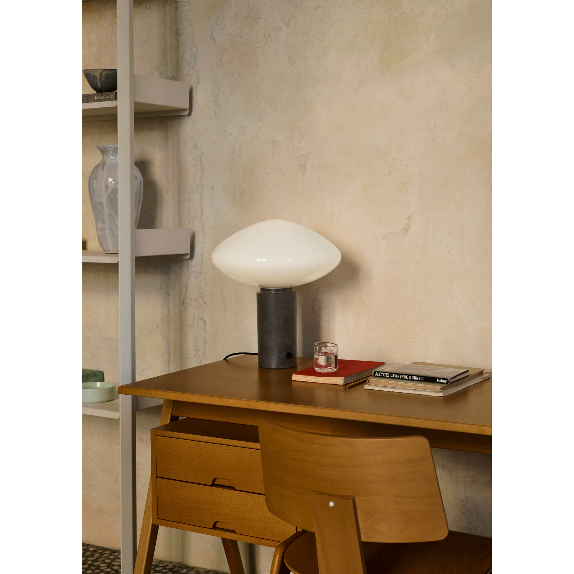 Mist AP17 glas grigio varm gråbrun bordlampe