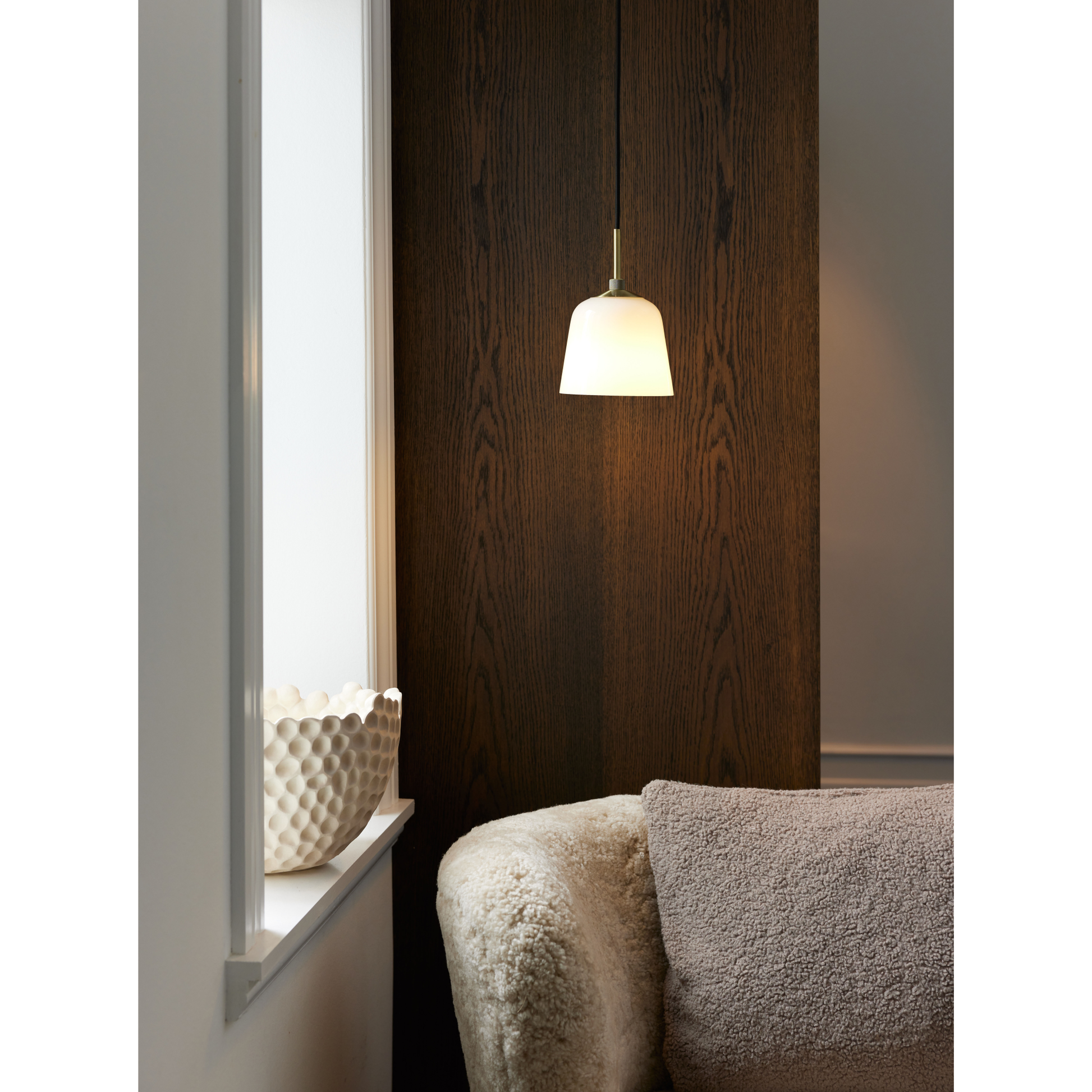 Room 49 Ø15 antik messing/opal pendel
