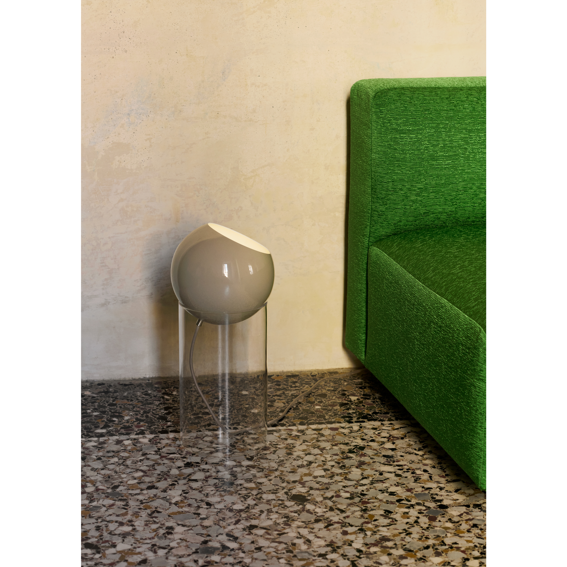 Topan VP14 base grå beige akryl guldlampe